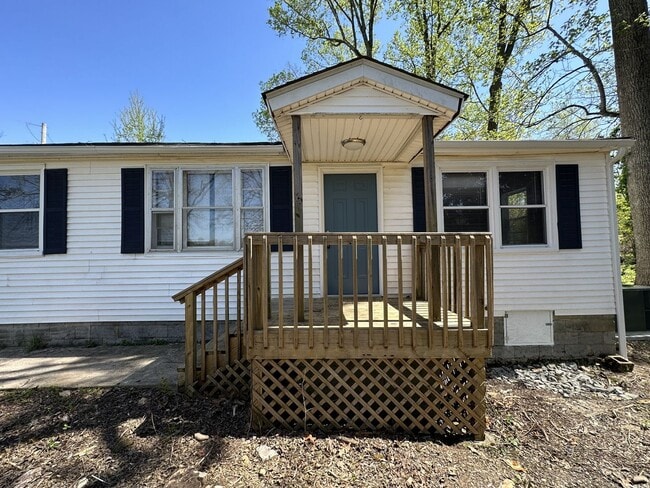 Building Photo - Newly Renovated 4 Bed, 2 Bath in Dickson