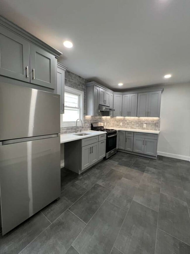 Foto del edificio - 30 E Henry St