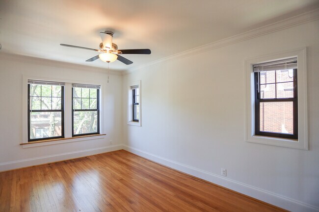 Foto del edificio - 4403 N Hamilton Ave