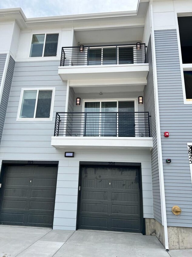 3825 Presidio Point Unit 201, Colorado Springs, CO 80920 Condo for