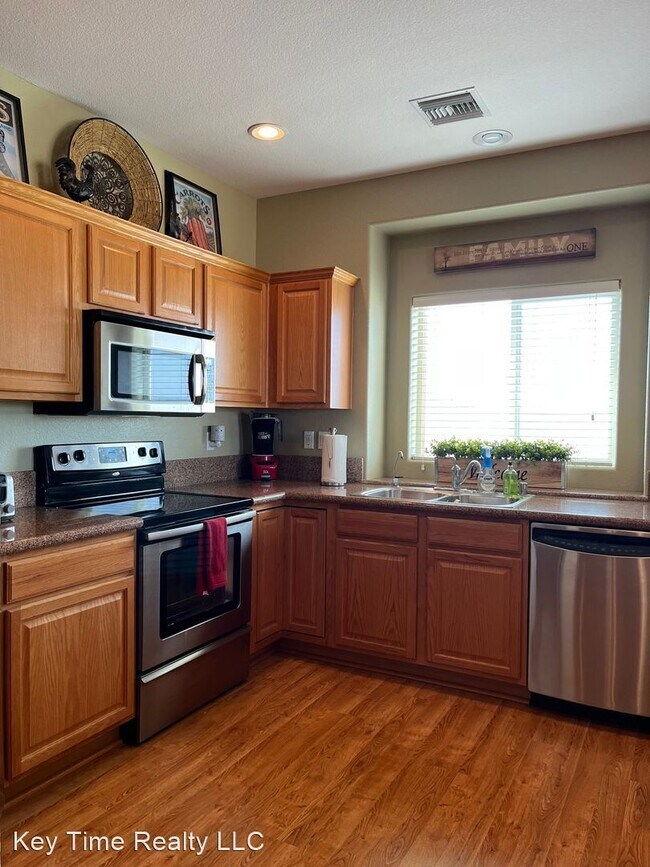 Foto del edificio - 3 br, 3 bath House - 3575 McCormick Blvd D201