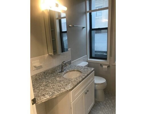 Foto del edificio - 28 Harrison Ave