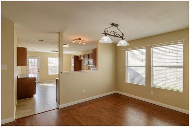 Building Photo - 2252 White Oak Dr