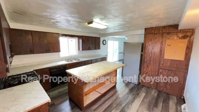 Photo - 705 E 18th Ave Apartment