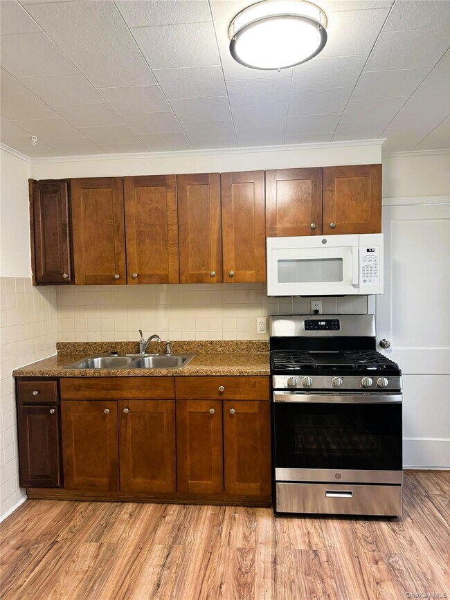 Foto del edificio - 35 1st St