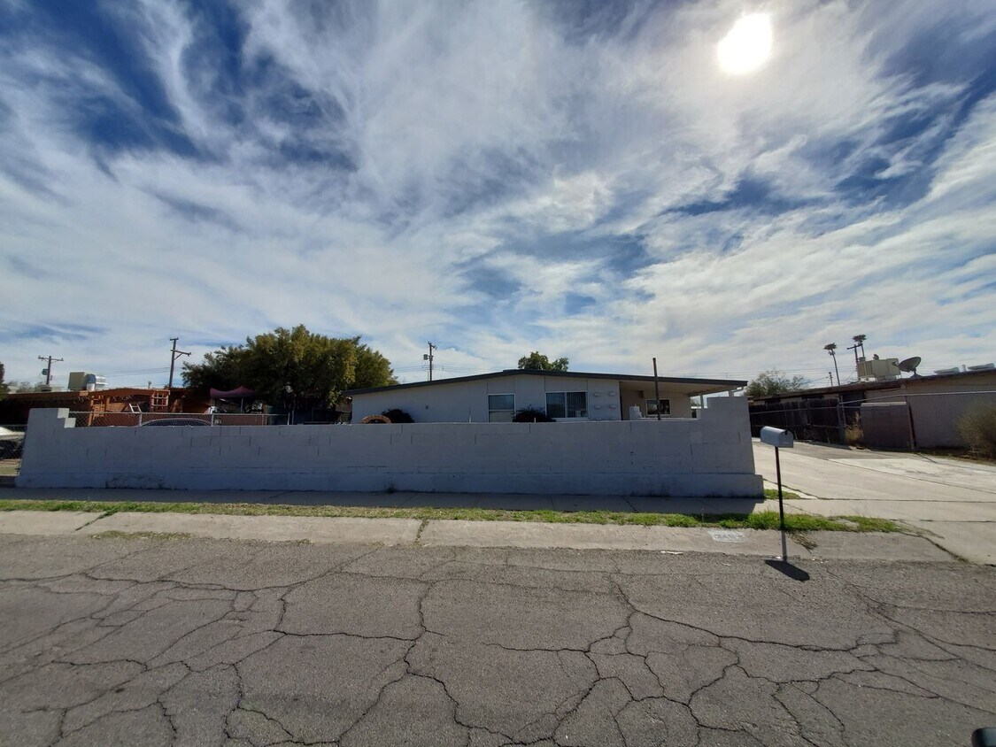 Primary Photo - 4 bedrooms and 2 bathrooms with A/C.