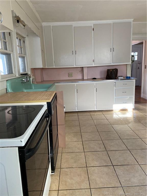 57 Prospect St, Winsted, CT 06098 Room for Rent in Winsted, CT