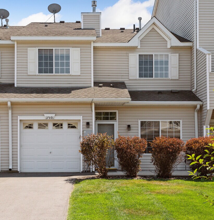 17591 Hackberry Ct, Eden Prairie, MN 55347 Townhome Rentals in Eden