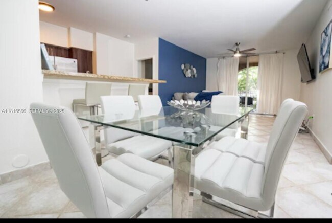 Foto del edificio - 19801 E Country Club Dr