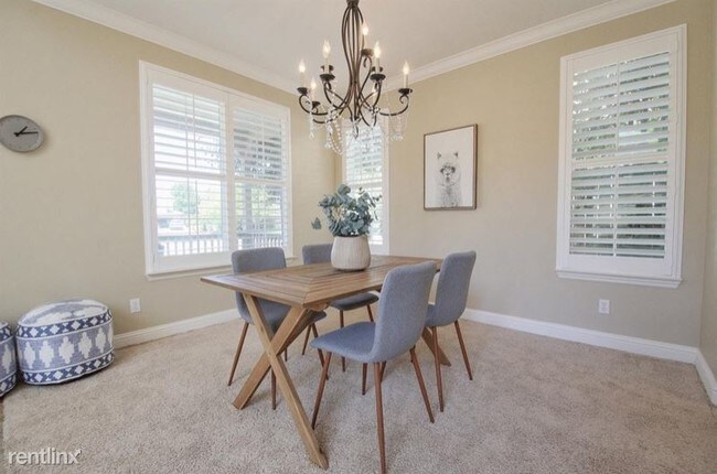 Foto del edificio - 4 br, 3 bath House - 1595 Montrose Ln