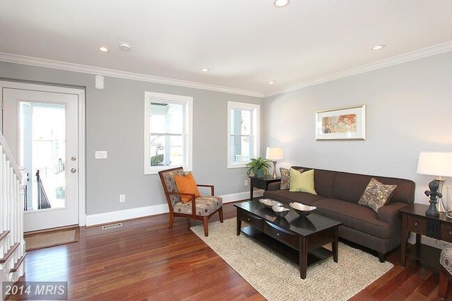 Foto del edificio - 1207 Queen St NE