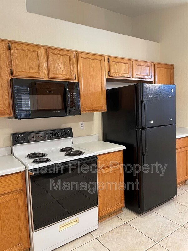 Building Photo - 4603 W Del Rio St