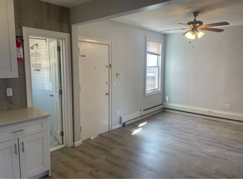 Foto principal - 1109 Main Ave