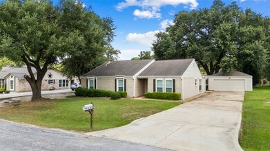 Building Photo - 11215 Birchwood