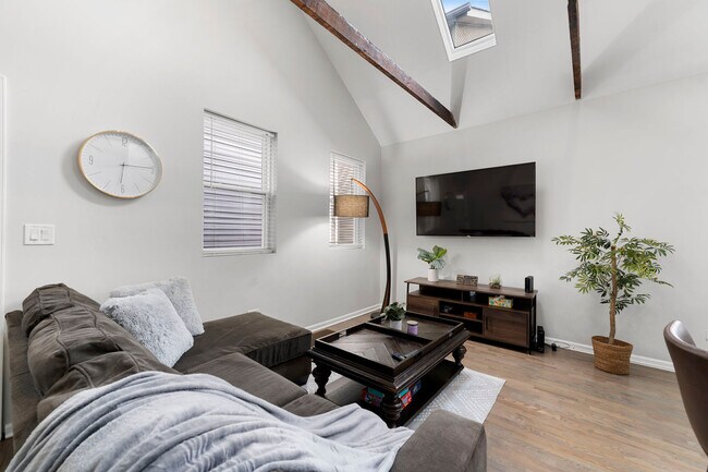 Foto del edificio - 712 N Willard Ct