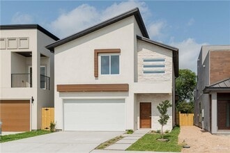 Building Photo - 2711 Harmony St