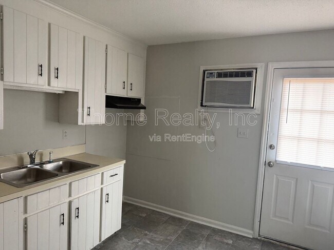 Foto del edificio - 1143 Williford St