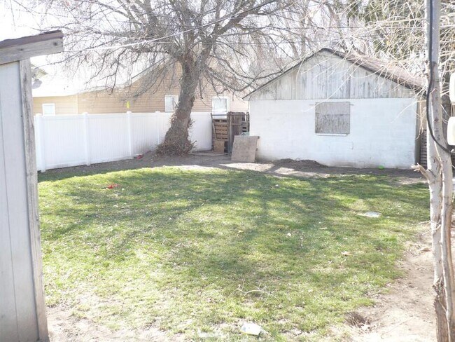 Foto del edificio - 979 W 100 S