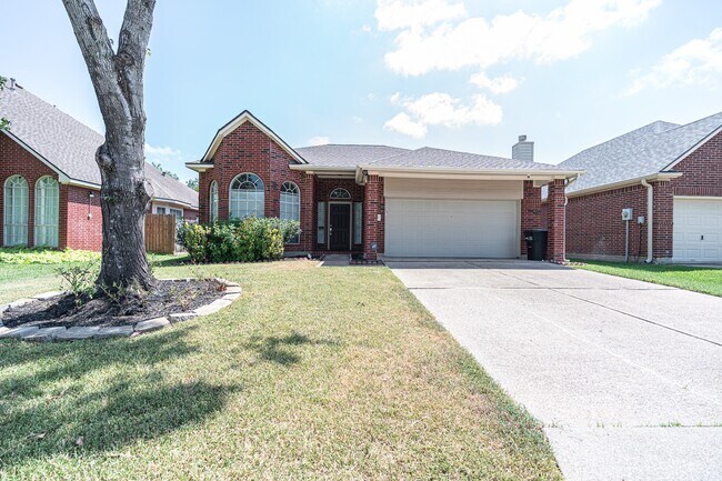 Building Photo - 3143 W Hampton Dr