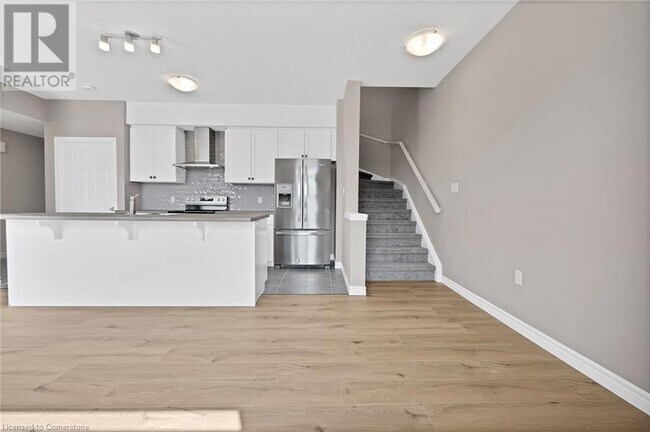 Building Photo - 50 Oat Ln