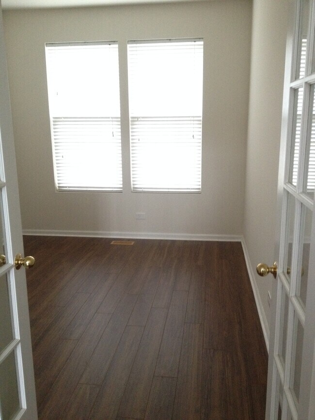office/den - 2707 Bay View Cir