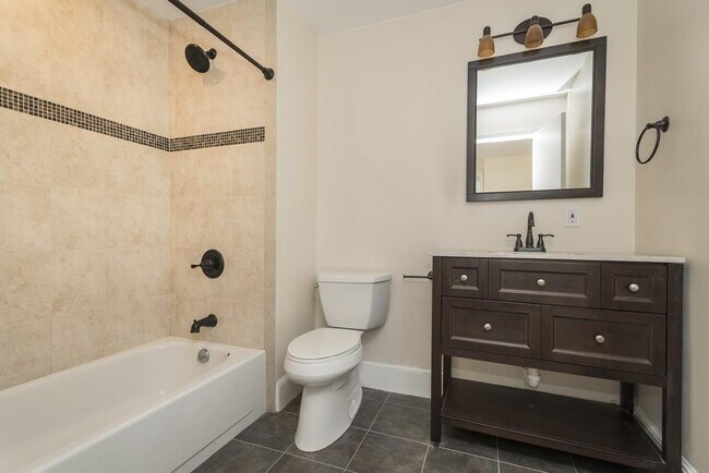 Building Photo - 7-9 Thomas Park