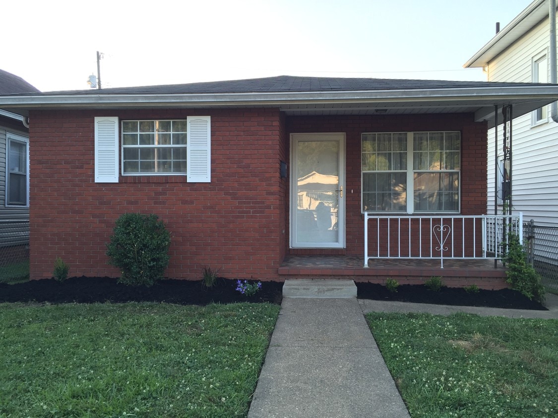 608 10th Ave, Huntington, WV 25701 House Rental in Huntington, WV
