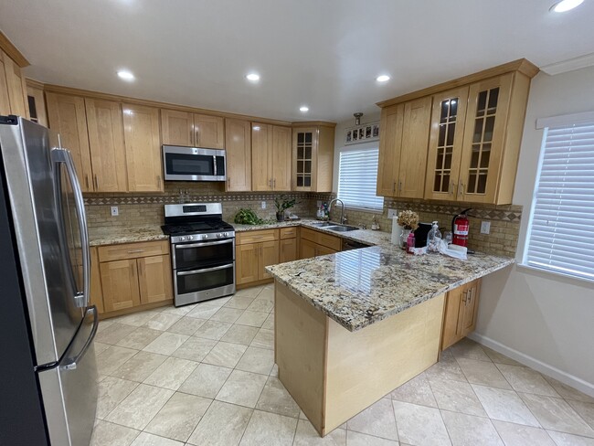 Kitchen - 6147 Seminary Ave