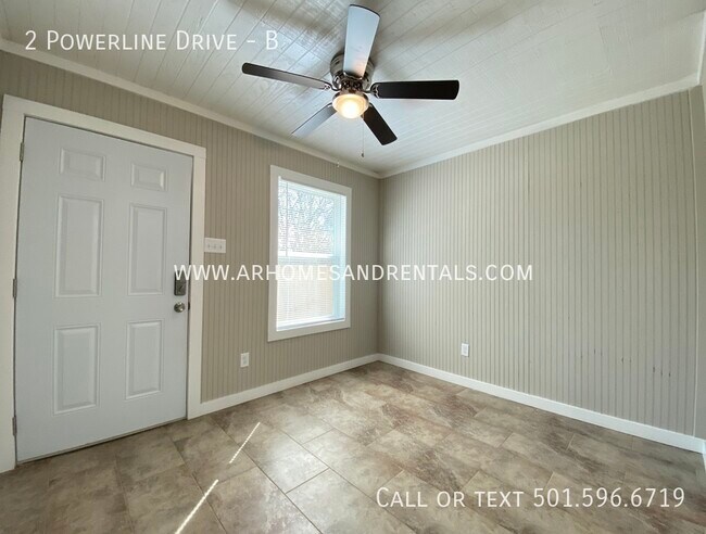 Foto del edificio - 2 Powerline Drive - B | $795 | 2 beds, 1 f...