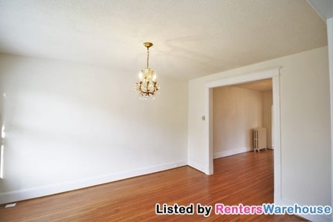 Building Photo - 538 Ingraham St NE