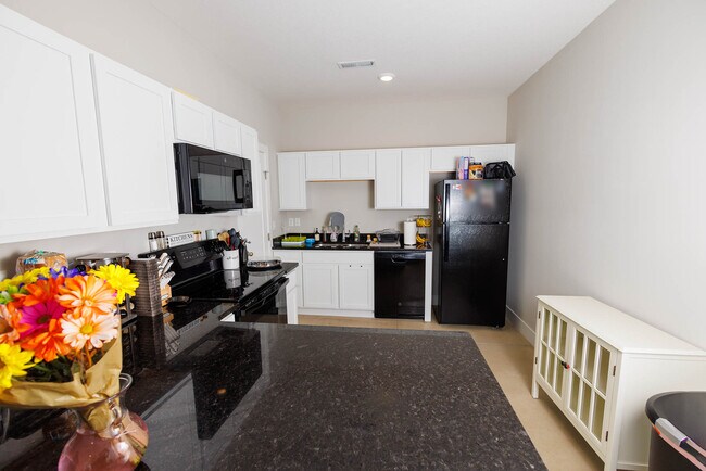 Foto del edificio - 8059 E 34th Ct S