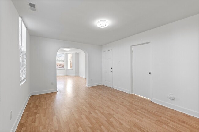 Building Photo - 3834 S Parnell Ave