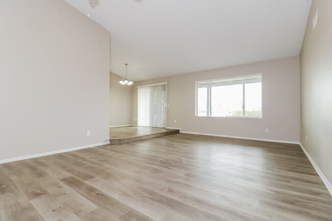 Building Photo - 10050 W Highland Ave