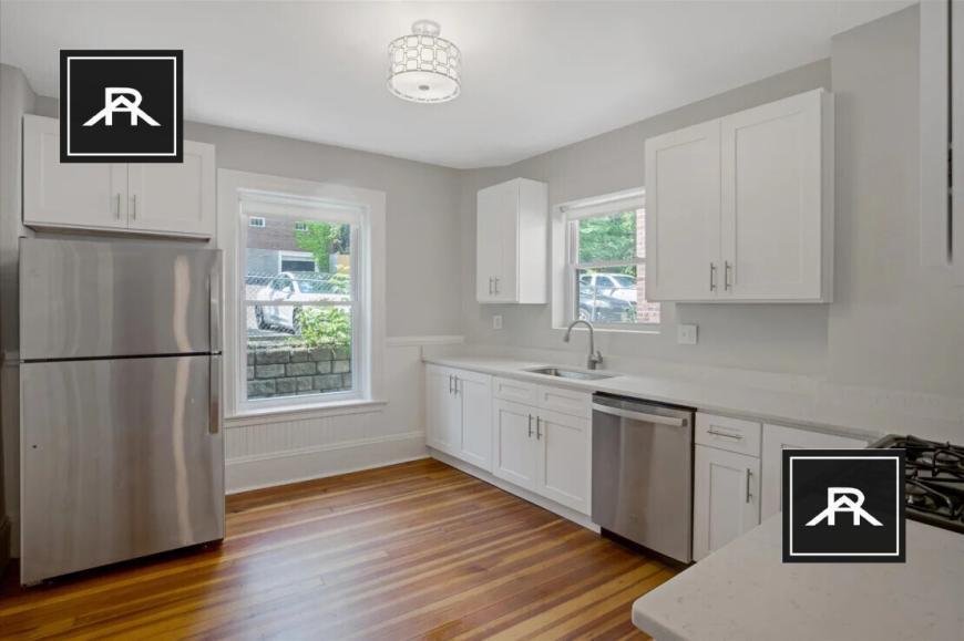 Foto principal - 3 bedroom in Brookline MA 02445