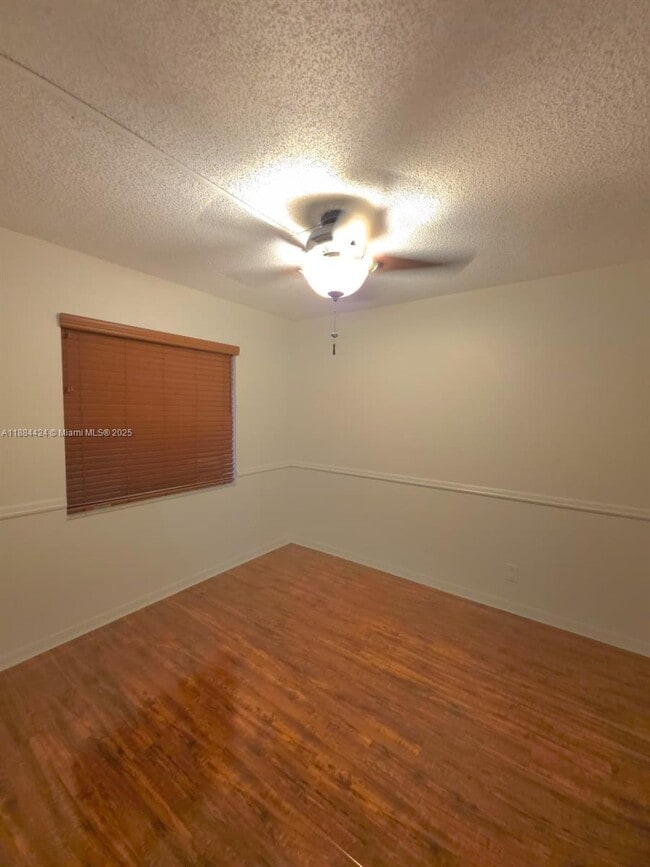 Foto del edificio - 10451 W Broward Blvd