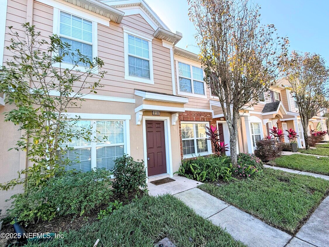 Primary Photo - 8106 Summer Cove Ct