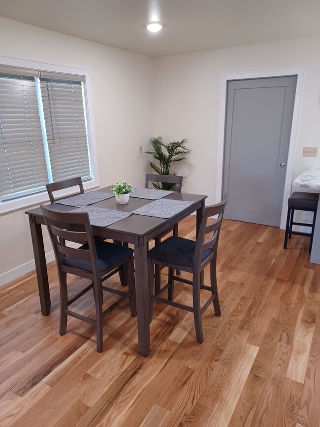 Building Photo - 514 Farnam St