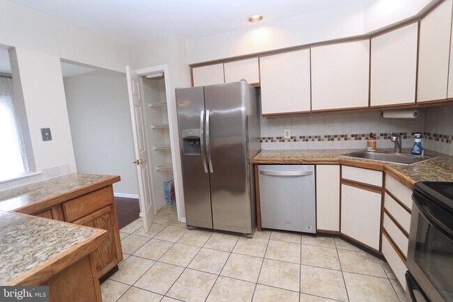 Foto del edificio - 403 Essex Ct