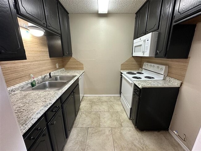 Foto del edificio - 12747 Candleridge Dr