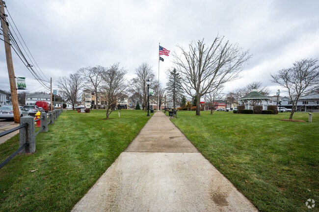 Southern charm at Mansfield Common South—a green oasis in Mansfield's heart.