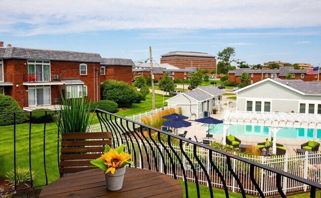 Photo - 1 Admiralty Dr (Middletown, RI) Apartment