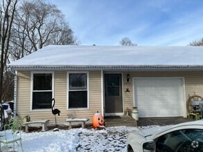 Building Photo - 1574-1576 Crescent Dr