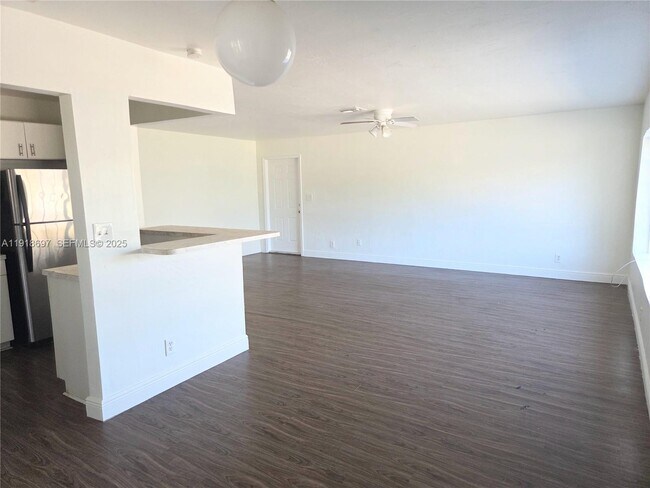 Foto del edificio - 5200 NW 18th Ct