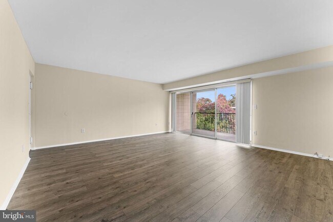 Foto del edificio - 5500 Karen Elaine Dr