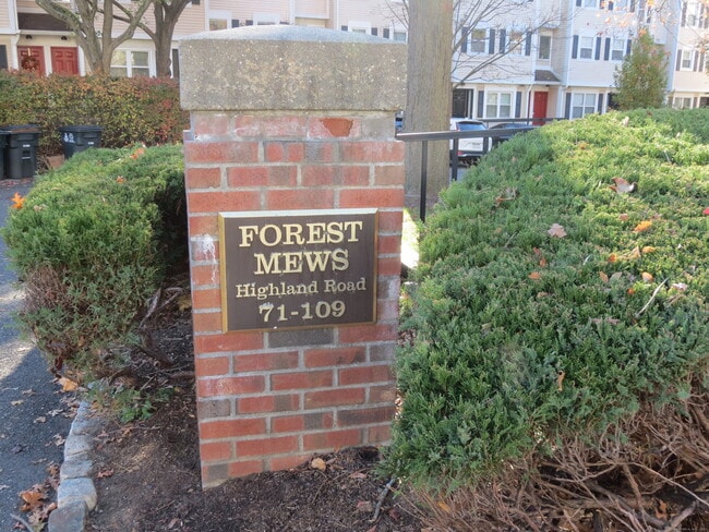 Foto del edificio - 97 Highland Rd