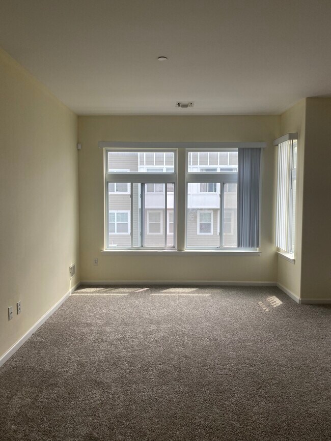 Living Room - 152 Beach 67th St