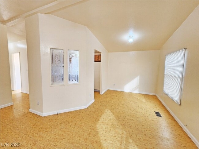 Foto del edificio - 1550 W Irons St