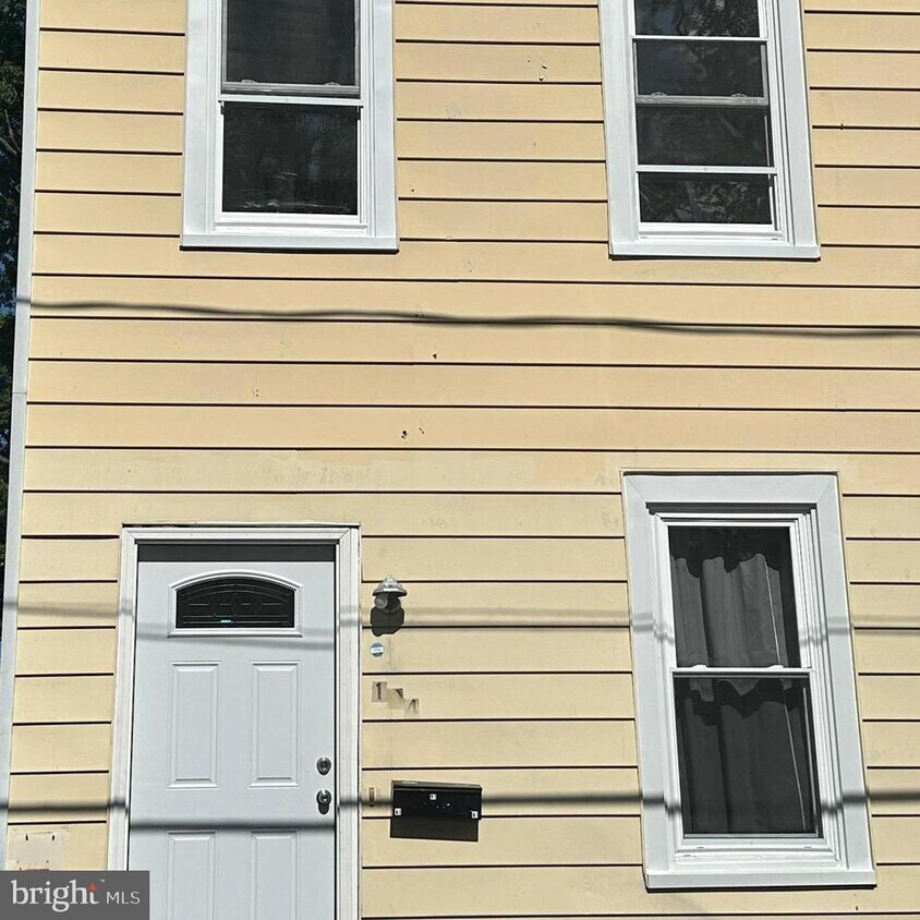 Building Photo - 104 New Rose St