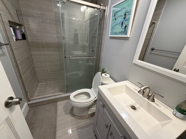 Foto del edificio - 781 Parker St