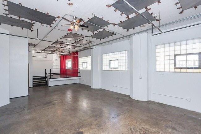 Building Photo - 2400 S Ervay St